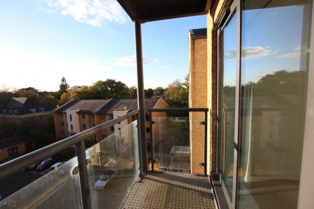 Regents Court, Woking, Surrey, GU21 - Photo 4