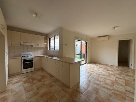 Highly maintained home! - Photo 2