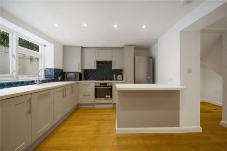 2 Bed Flat, Chatsworth Road, NW2 - Photo 3
