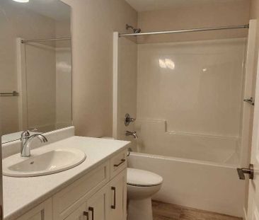 1 bed 1 bath suite in Willow Point (Campbell River) - Photo 2