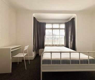 1 bedroom in a house share to rent - Photo 6