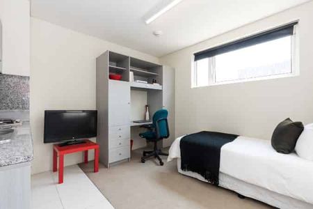 Studio Apartment - Photo 2