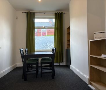 2 bedroom terraced house to rent - Photo 4