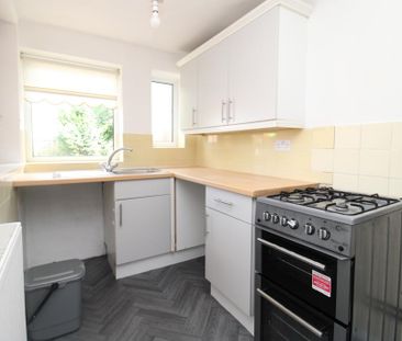 2 bedroom semi-detached house to rent - Photo 4