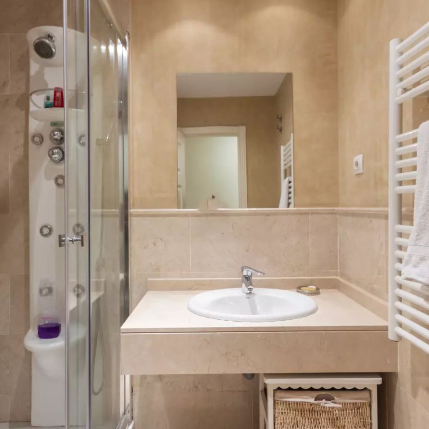 Lovely 2-bedroom apartment for rent in Centro - Photo 1