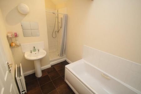 2 bedroom flat to rent - Photo 5