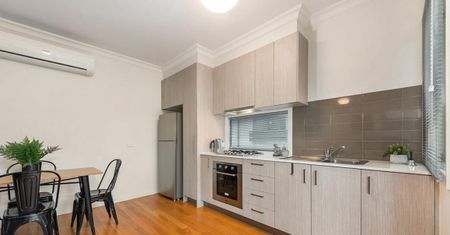 Two bedroom apartment in a great location - Photo 2