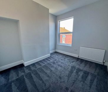 4 bedroom terraced house to rent - Photo 6