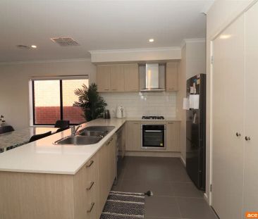 “Perfect Family Home in the Harpley Estate!” - Photo 6