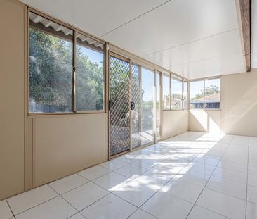 Ready To Entertain! - Photo 2