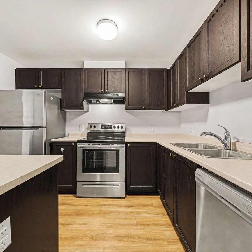 For Lease - 214 Anyolite Private, Barrhaven, Ontario - Photo 1