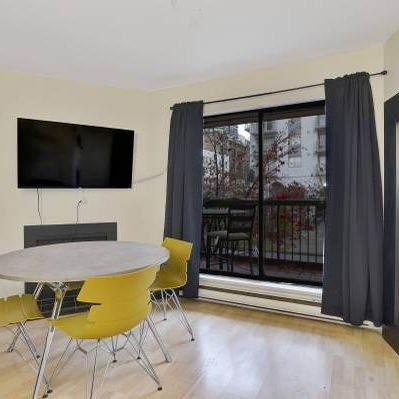 (202)Pet Welcome-Available November 1- Furnished 3 Bedroom @1405 Haro - Photo 1