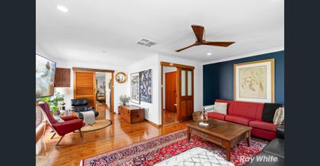 Beautiful and furnished 3-Bedroom Home! - Photo 3