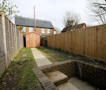 2 bedroom terraced house to rent - Photo 6