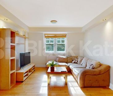 A well-presented two bedroom, two bathroom apartment to rent in Ced... - Photo 1