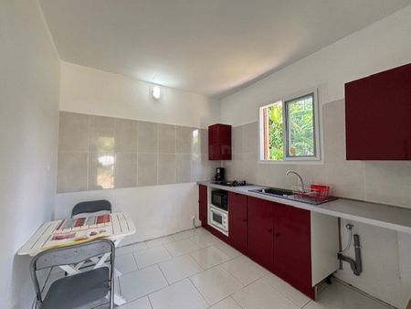 Deux pièces à Perrin aux Abymes - LONGFORT IMMOBILIER - Photo 5
