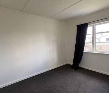 Three Bedrooms on Clyde - Photo 1