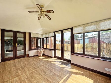 Thornham Road, Royton - Photo 2