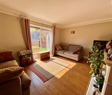 4 bedroom semi-detached house to rent - Photo 2