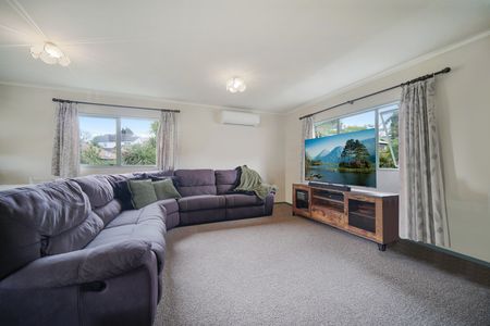 Tucked away in Remuera - Photo 2