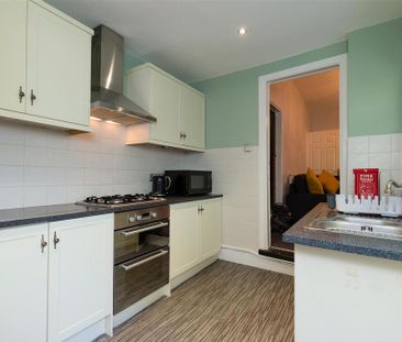 1 bedroom in a house share to rent - Photo 6