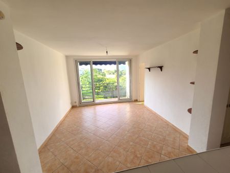 Appartement 3 pièces 53m2 MARSEILLE 9EME 952 euros - Photo 4