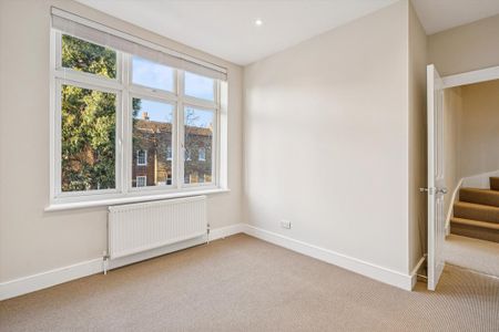 3 bedroom flat to rent - Photo 4