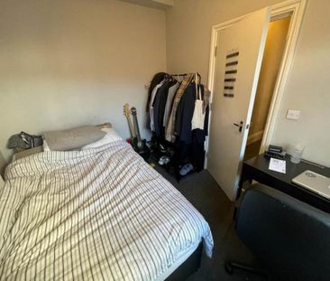 6 bedroom maisonette to rent - Photo 1