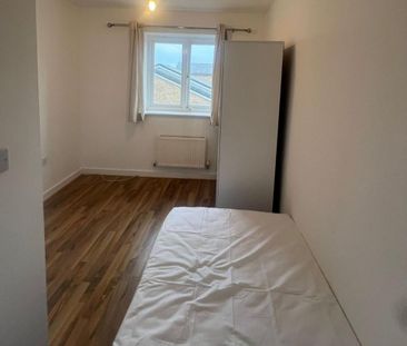 1 bedroom in a house share to rent - Photo 6