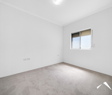 7/4 Ashbury Crescent, MIRRABOOKA WA 6061 - Photo 6