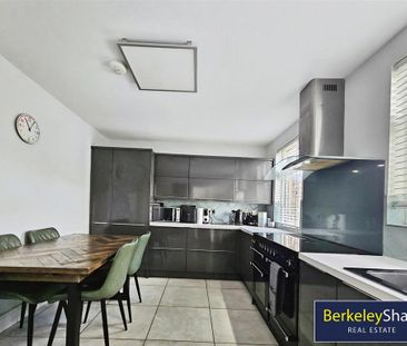 3 bedroom semi-detached house to rent - Photo 6