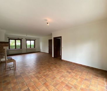 Ruime en karaktervolle woning met tuin en garage in landelijke omge... - foto 2