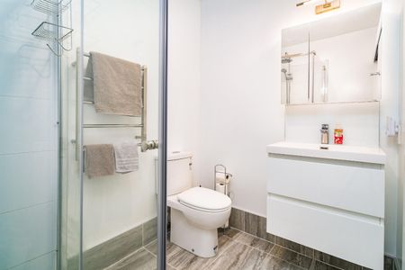 Modern Studio Apartment for Rent in Gulf Harbour - Photo 3