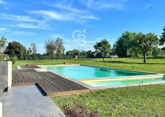 via crociale, Pietrasanta, Tuscany 55045