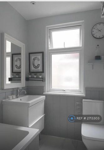 1 bedroom in a house share to rent - Photo 4