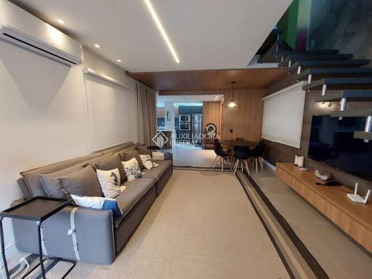 Casa em Condomínio com 3 quartos e 145m² para alugar em Lagoa da Conceição, Florianópolis. - Photo 1