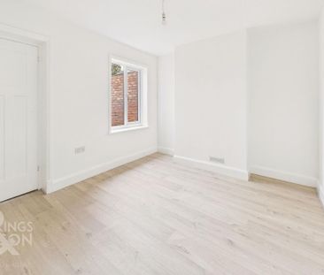 2 bedroom semi-detached bungalow to rent - Photo 3