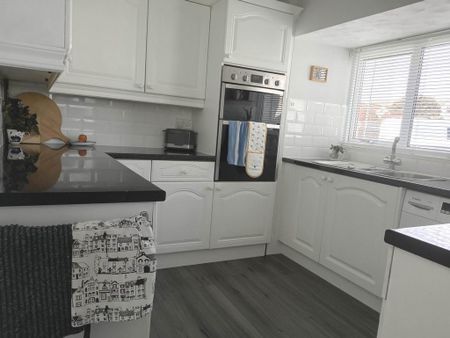 2 bedroom bungalow to rent - Photo 3