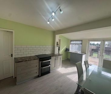 3 bedroom semi-detached house to rent - Photo 6