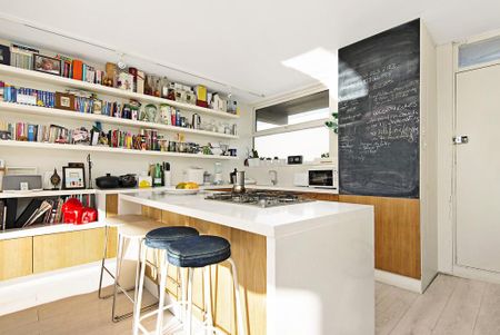 3 bedroom flat to rent - Photo 4