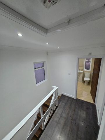 3 bedroom semi-detached house to rent - Photo 2