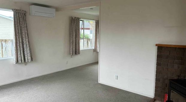 Cozy 3 bedroom home in great location. - Photo 1