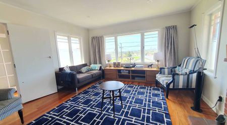 Walking to Mags - Photo 3