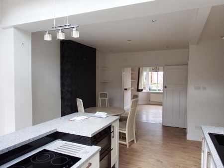 3 bedroom terraced house to rent - Photo 4