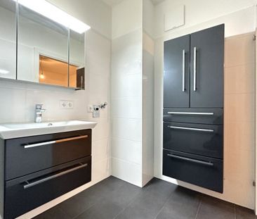 Dachgeschoss Wohnung! 2 Zimmer inkl. 22 m² Dachterrasse und EWE Küc... - Photo 4
