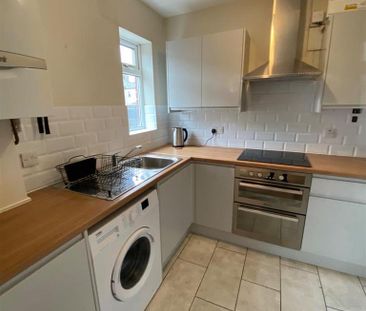 3 bedroom private hall to rent - Photo 5