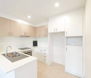 Stylish Ground Floor Apartment - Photo 3