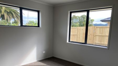 Modern Near-New Home in Ng&#x101;ruaw&#x101;hia - Photo 2