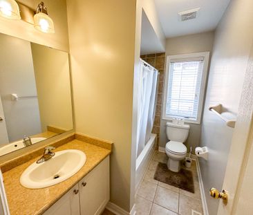 For Lease - 21 Fitzroy Avenue, Markham, Ontario - Photo 6