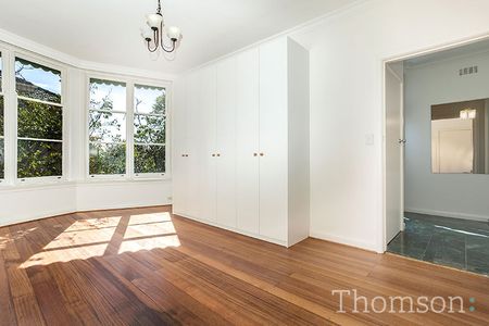 2/656 Toorak Road TOORAK - Photo 2